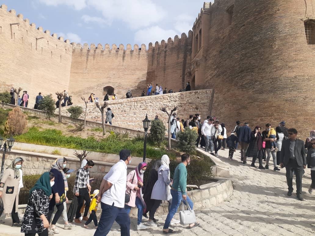 گردشگران نوروزی در قلعه فلک الافلاک